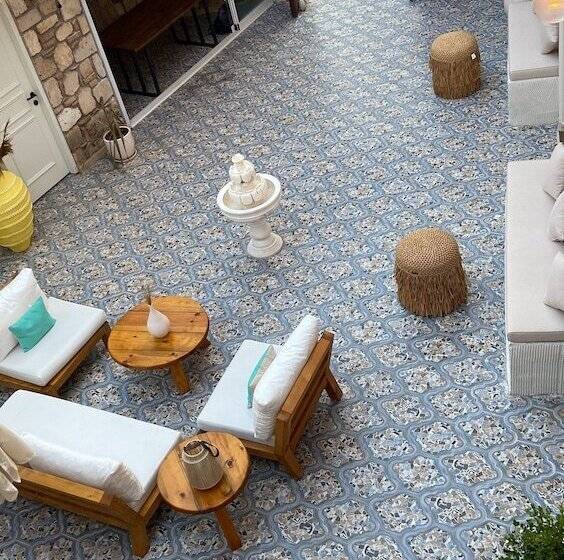 تختخواب و صبحانه Noa S Boutique