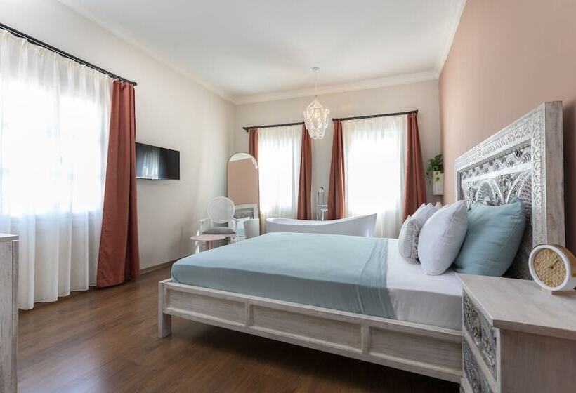 تختخواب و صبحانه Noa S Boutique