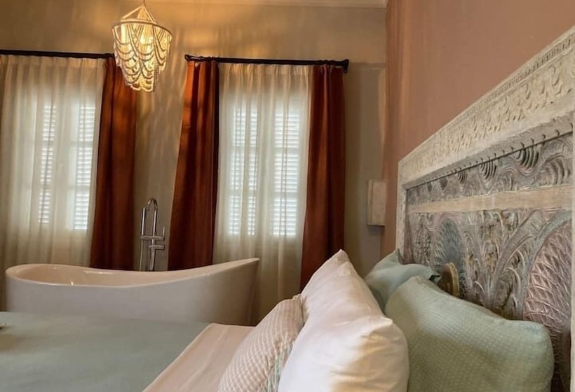 تختخواب و صبحانه Noa S Boutique