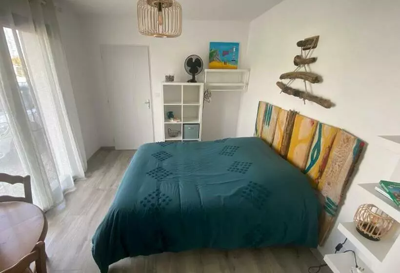 تختخواب و صبحانه La Chambre De Séraphine