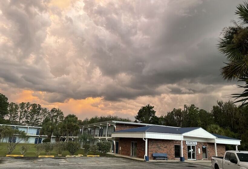 فندق Econo Lodge