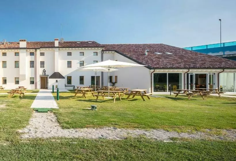 Nomad Hostel