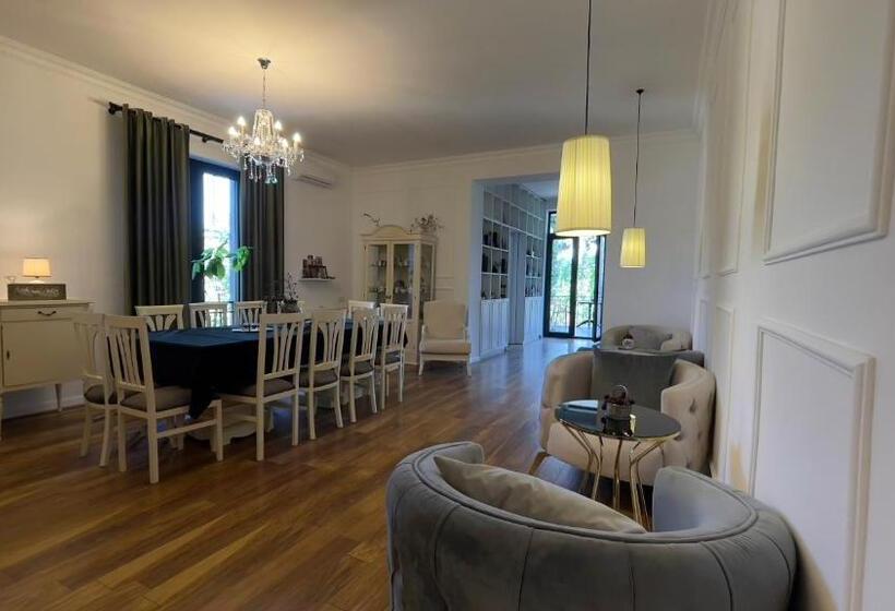 پانسیون უცხო Utskho