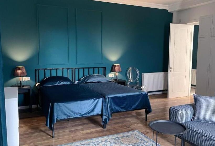 پانسیون უცხო Utskho