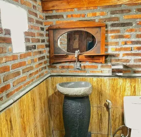 Hostel Griyo Jawi  Cabins & Pool