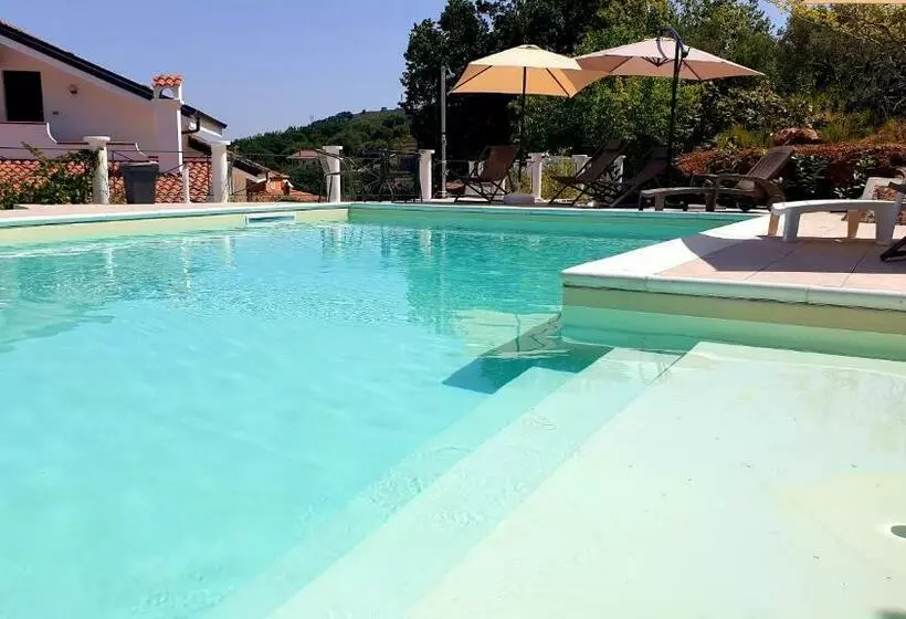 تختخواب و صبحانه Villa Kirù