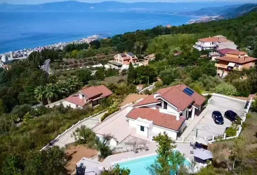 تختخواب و صبحانه Villa Kirù