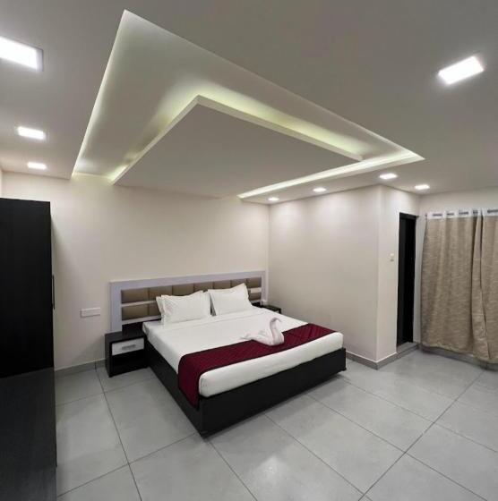 Hotel Clarks Inn Express ,sirkazhi