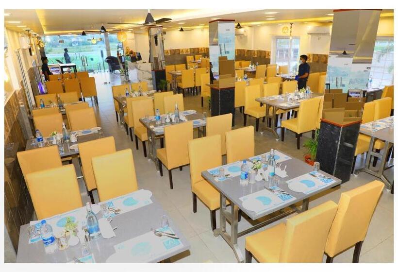 Hotel Clarks Inn Express ,sirkazhi