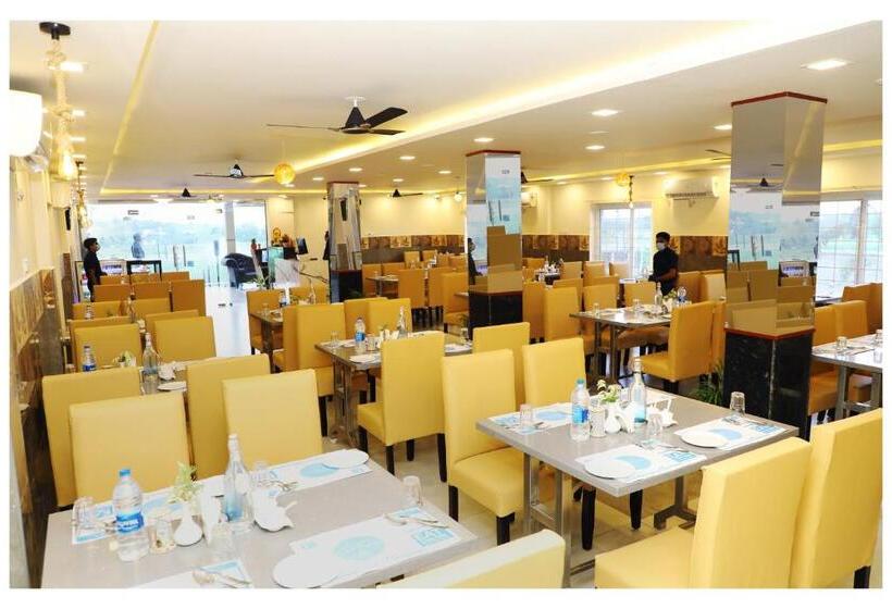 Hotel Clarks Inn Express ,sirkazhi