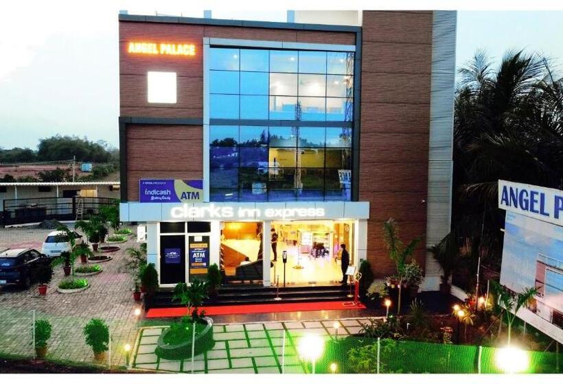 Hotel Clarks Inn Express ,sirkazhi