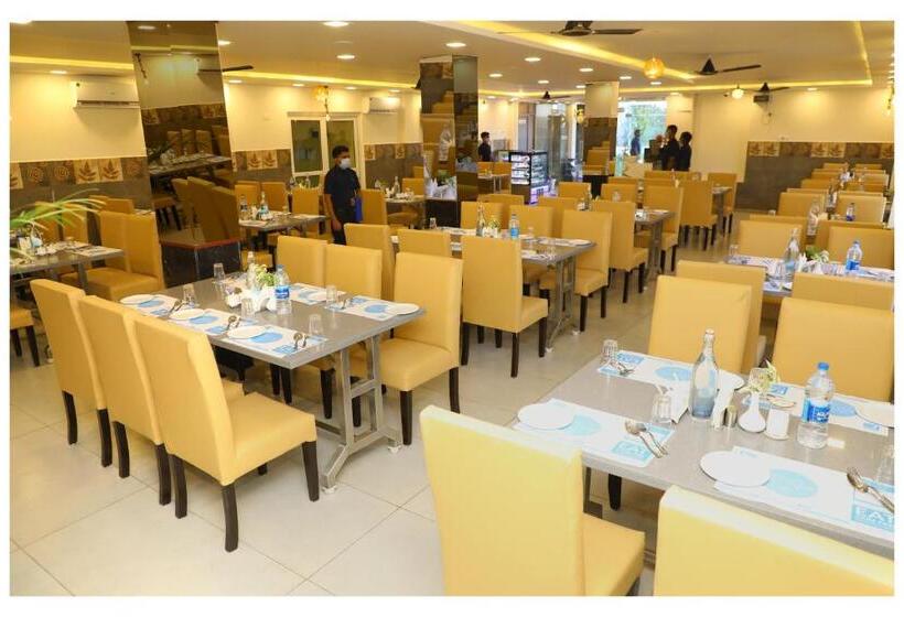 Hotel Clarks Inn Express ,sirkazhi