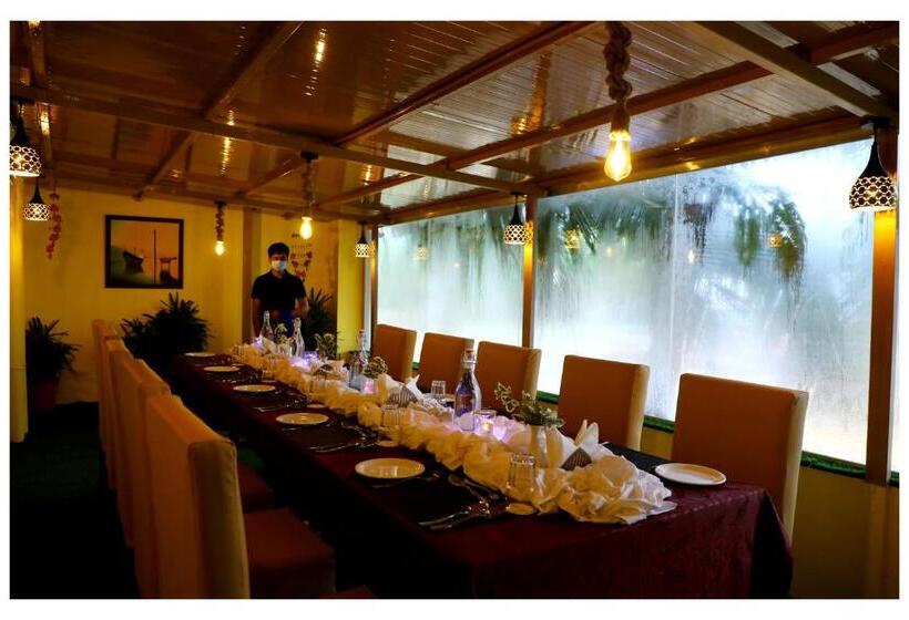 Hotel Clarks Inn Express ,sirkazhi