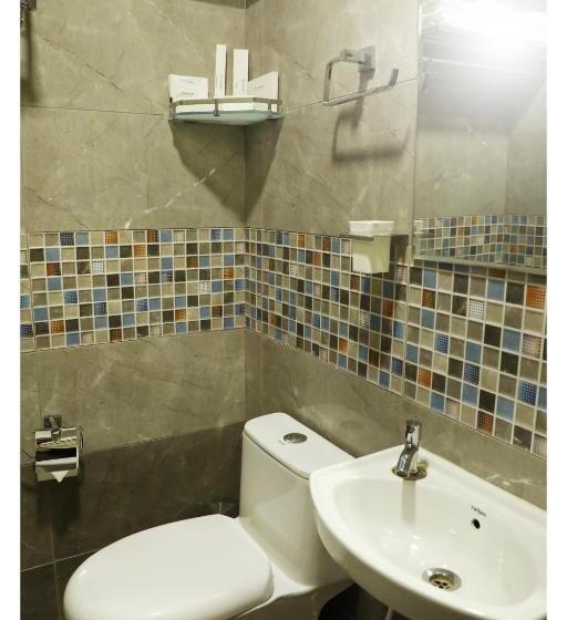 Hotel Clarks Inn Express ,sirkazhi