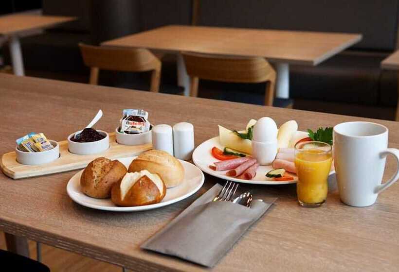 فندق Holiday Inn Express Dusseldorf Airport