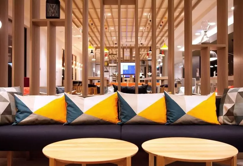 ホテル Holiday Inn Express Dusseldorf Airport