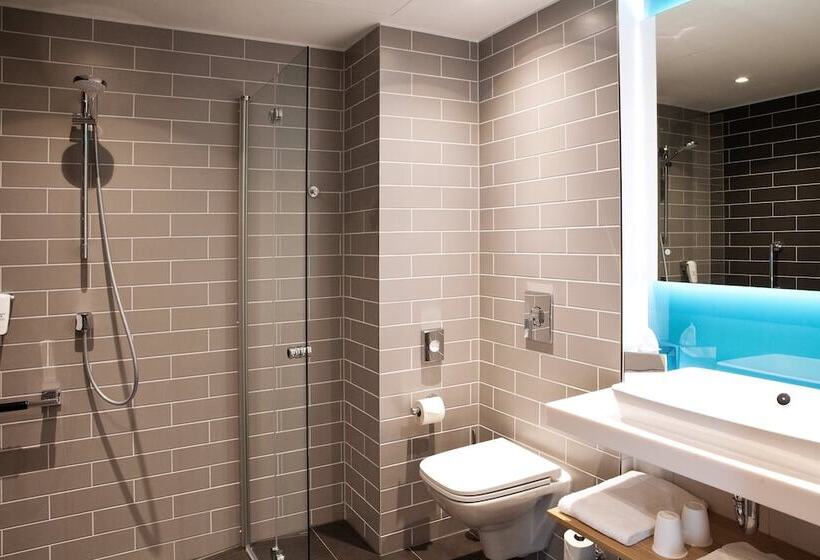 فندق Holiday Inn Express Dusseldorf Airport