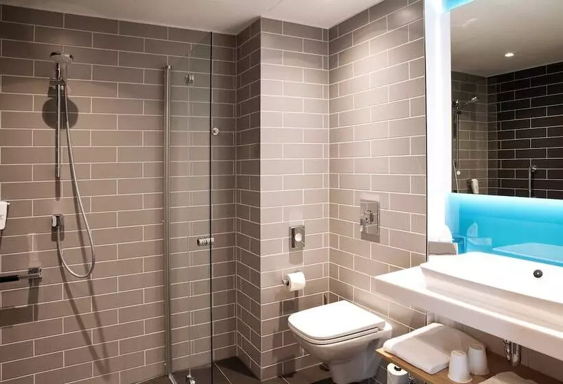 ホテル Holiday Inn Express Dusseldorf Airport