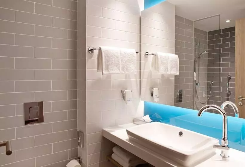 ホテル Holiday Inn Express Dusseldorf Airport