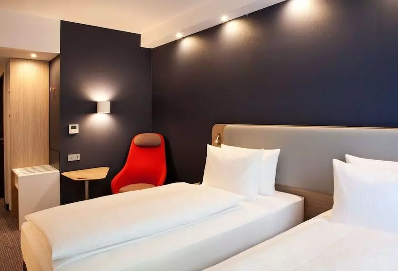 ホテル Holiday Inn Express Dusseldorf Airport