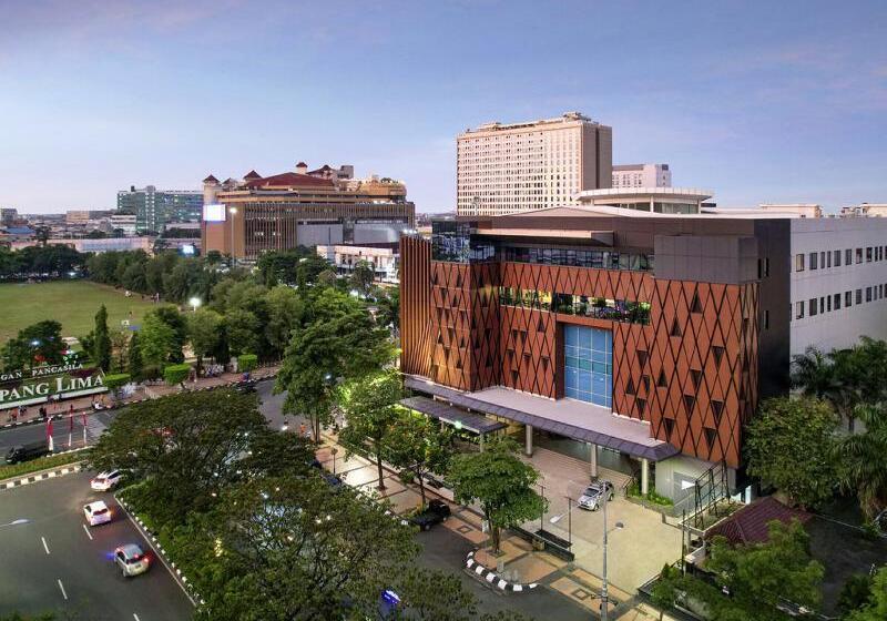 Hotel Ibis Styles Semarang Simpang Lima