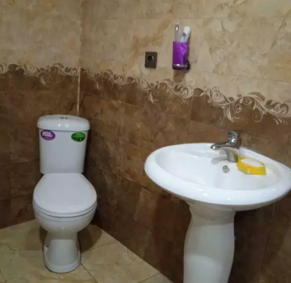 پانسیون Engurani