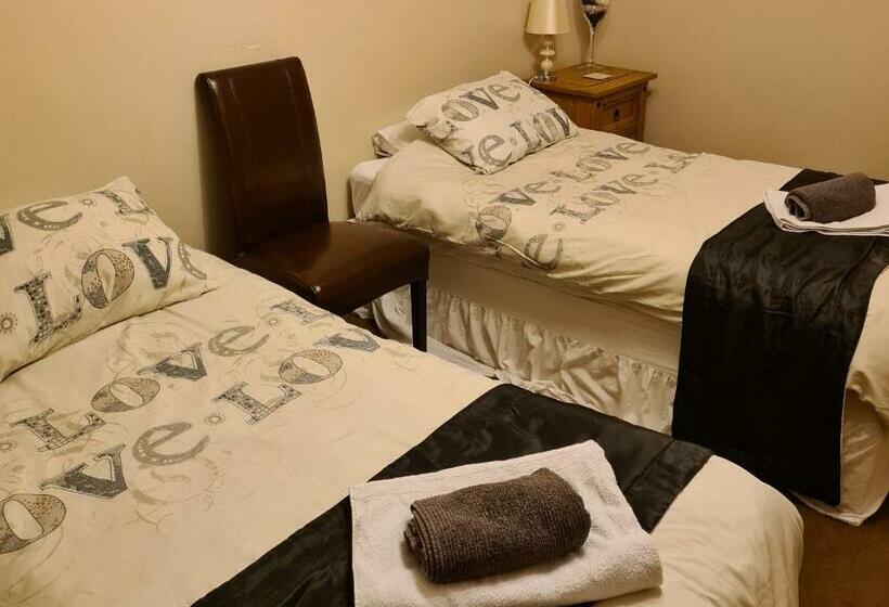 فندق صغير The Kings Head Inn