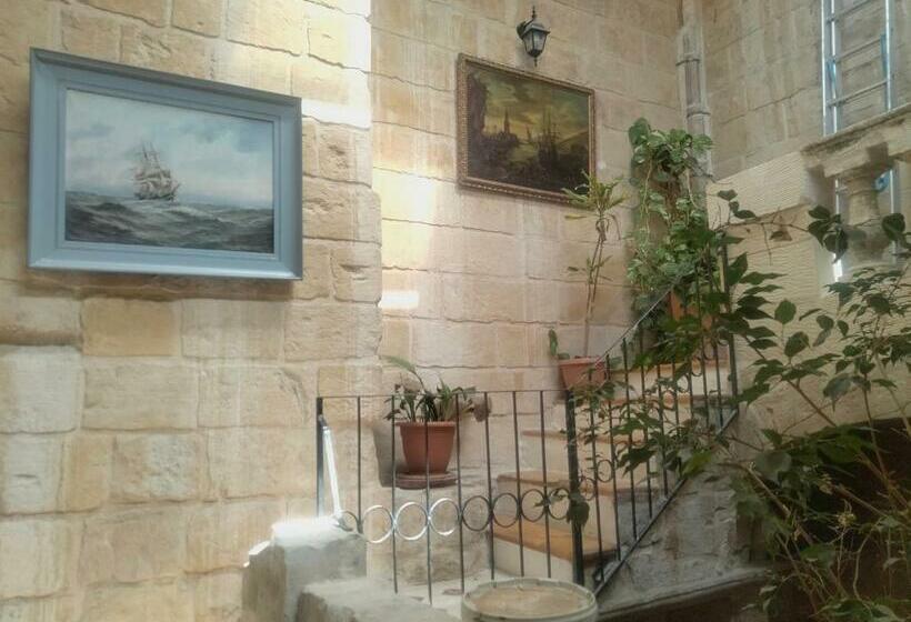 Charming 17th Cent House Of Character In The Famous 3 Cities, Right Next To Valletta