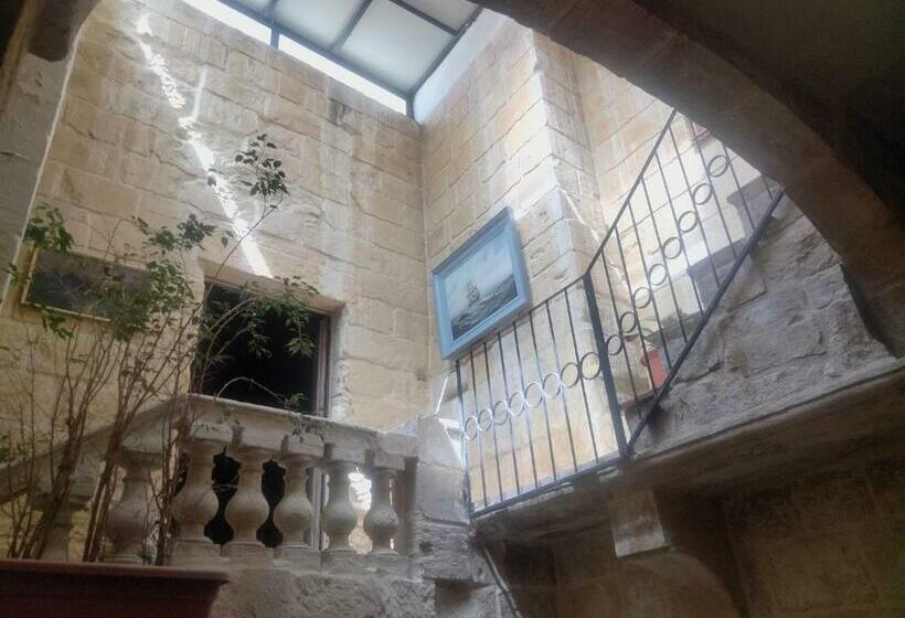 Charming 17th Cent House Of Character In The Famous 3 Cities, Right Next To Valletta