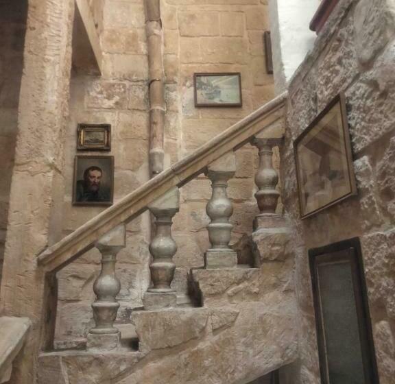 Charming 17th Cent House Of Character In The Famous 3 Cities, Right Next To Valletta