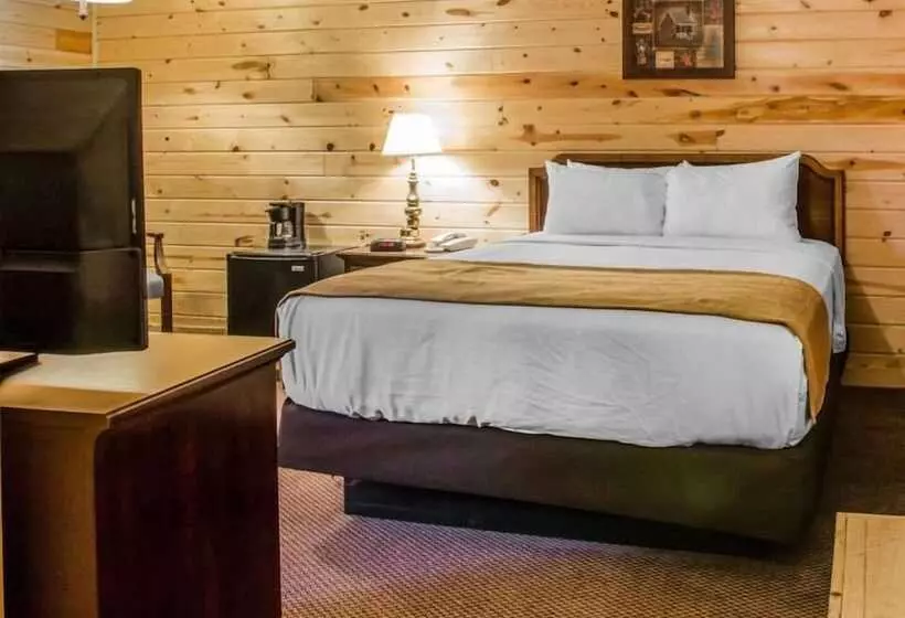 Hotelli Mackinac Lodge