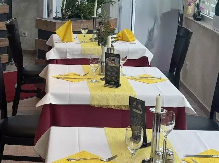 Hotelli Restaurant Villa Romana