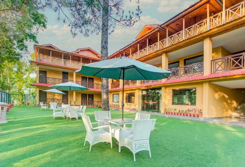 בית מלון כפרי Summit Jungle Resort