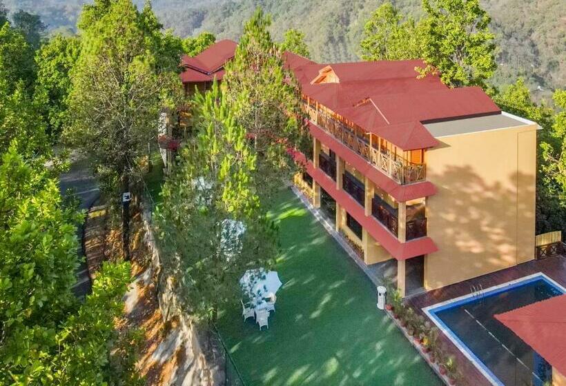 בית מלון כפרי Summit Jungle Resort