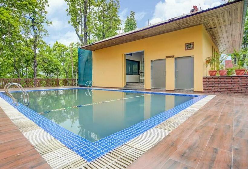 בית מלון כפרי Summit Jungle Resort