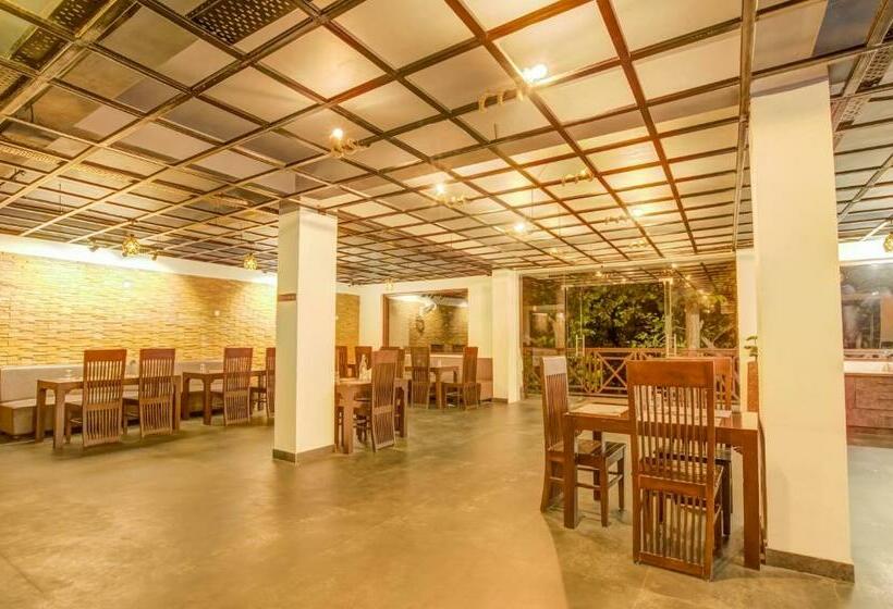 בית מלון כפרי Summit Jungle Resort