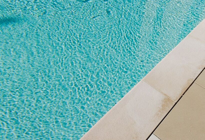 בית מלון כפרי Ibis Budget La Rochelle Centre