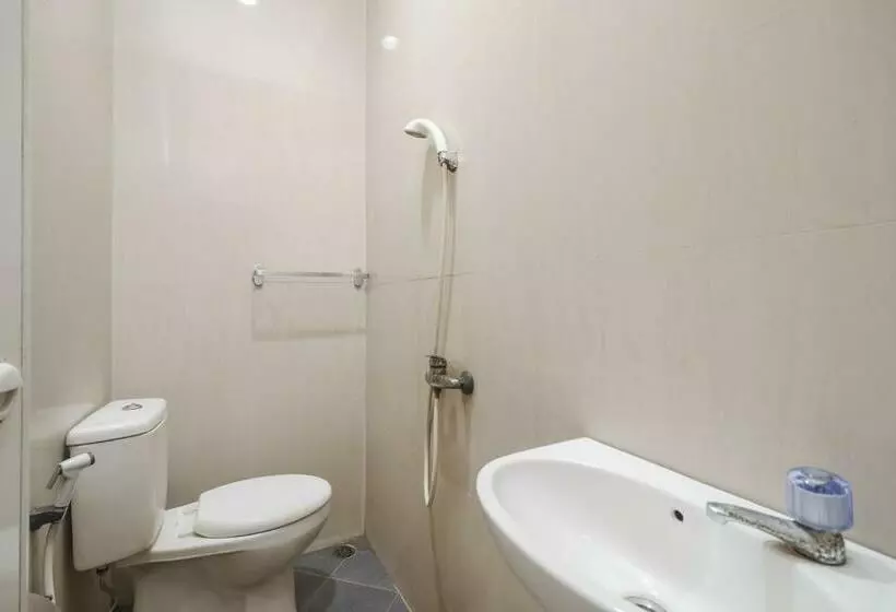 Hotelli Koolkost Near Hang Nadim Batam Airport