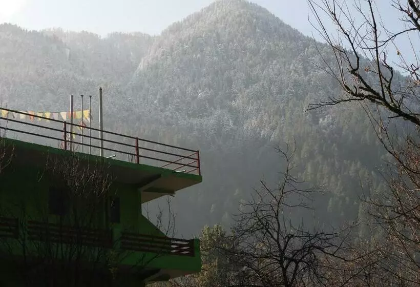 ホテル The Royal Orchard Kasol