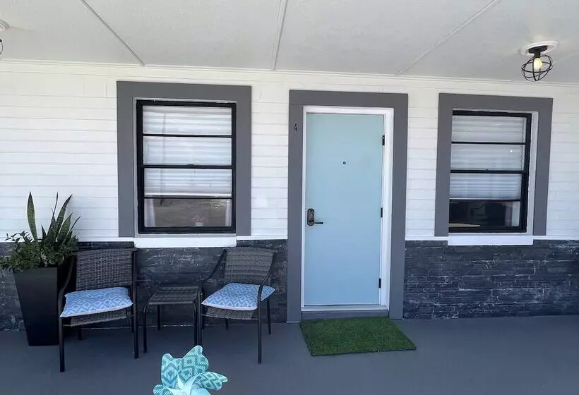 モーテル 1915 Beach Club