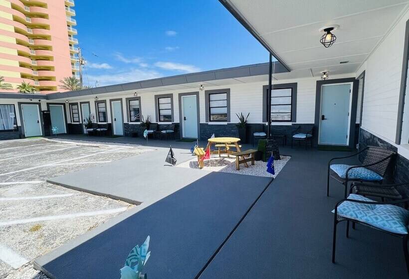 Motelli 1915 Beach Club