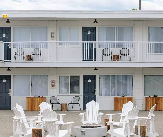 مُتل Kettle Valley Beach Resort