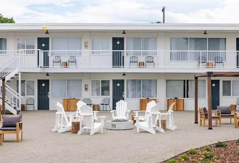 مُتل Kettle Valley Beach Resort