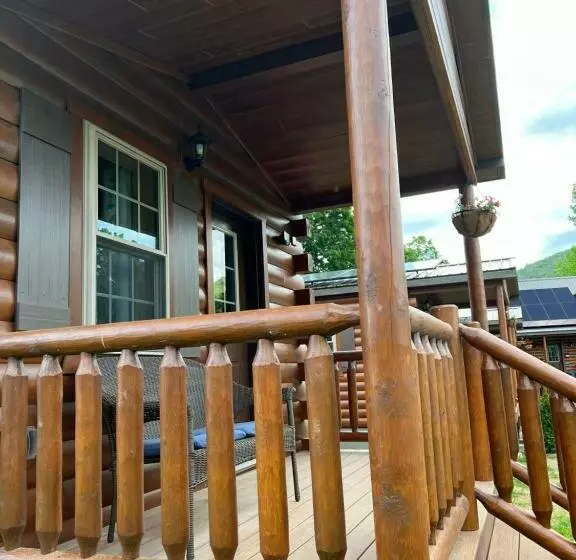 ペンション Lincoln Log Cabins