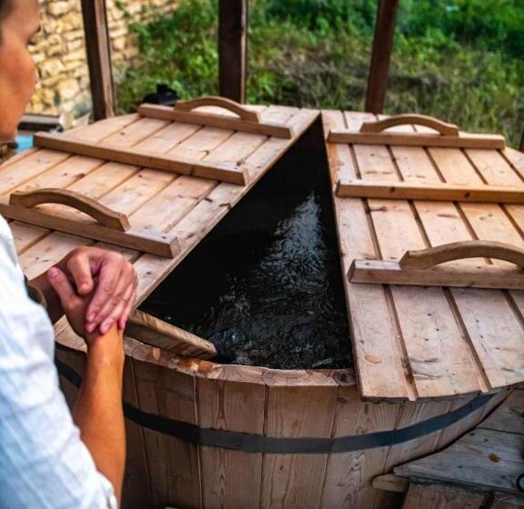 Cosy Cottage With Spa, Catering, Nature Reserve Walks, Large Garden, Free Parking   Self Checkin