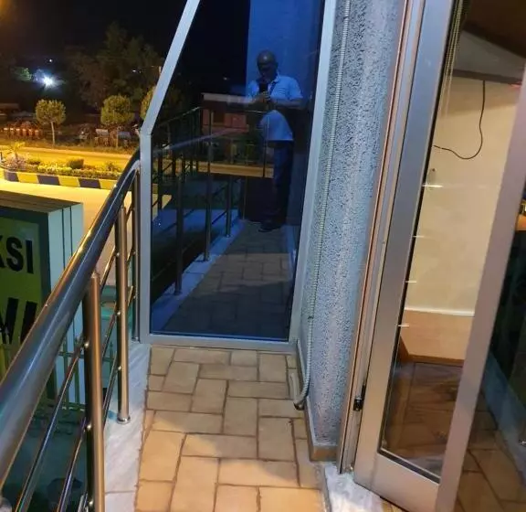 هتل Kompleksi Gjoni