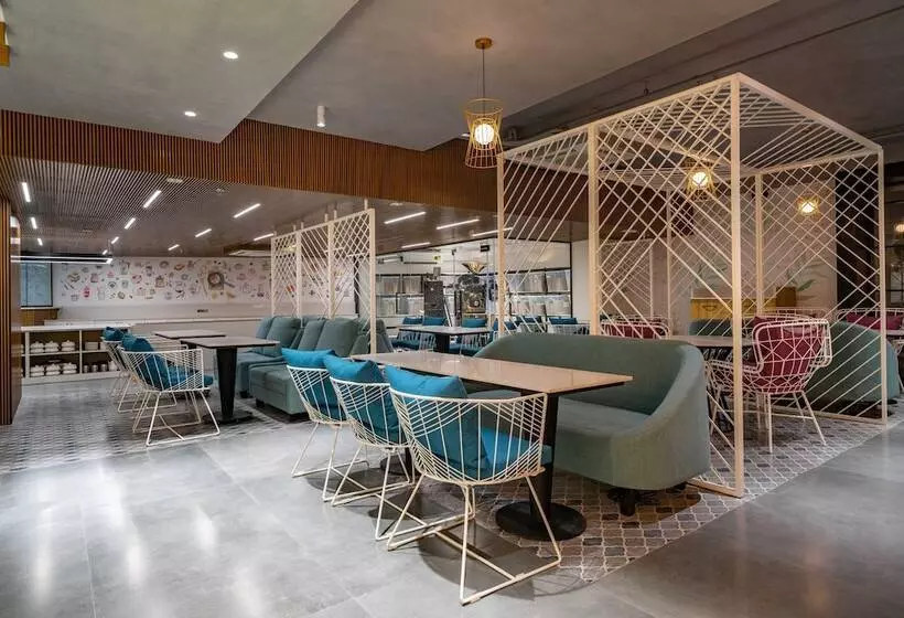 ホテル Deccan Serai Grandé , Gachibowli, Hyderabad