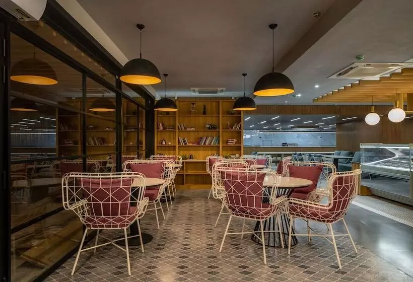 ホテル Deccan Serai Grandé , Gachibowli, Hyderabad