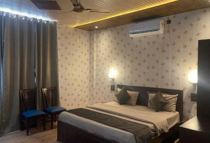 ホテル Renuka Ji Pvee Resort