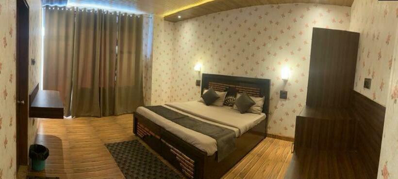 Hotel Renuka Ji Pvee Resort